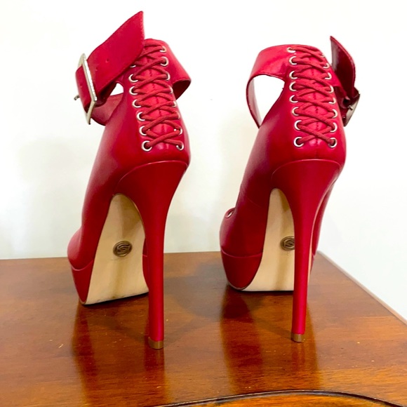 HOT! bebe Talin lace-back red peep-toe pumps sz 8 - Picture 1 of 9
